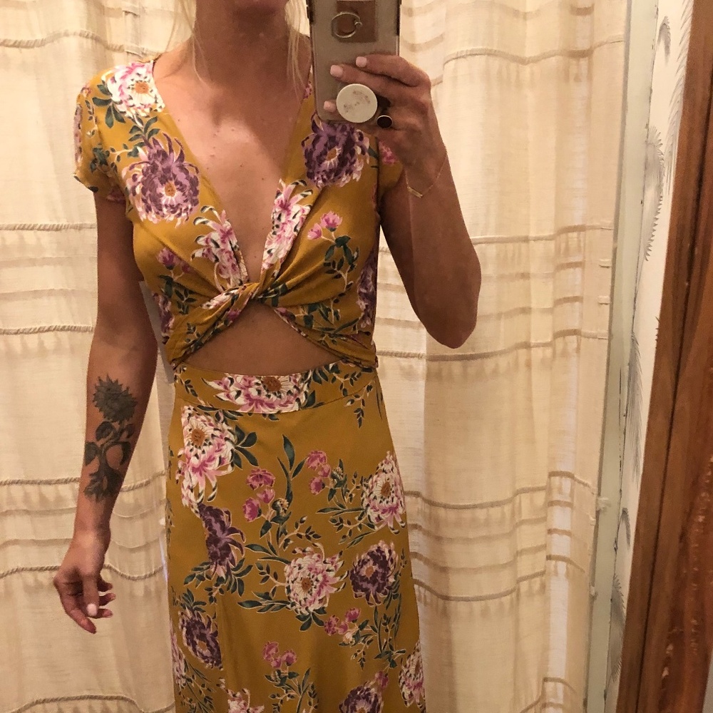 Flynn Skye Floral Dress - Picture 5 of 5